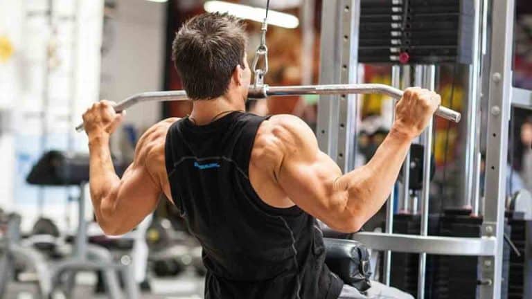 lat pulldown hareketi nedir, nasıl yapılır, ne i̇şe yarar faydaları